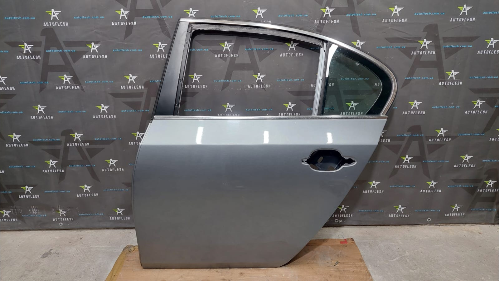 Дверь задняя левая 41527202341, 41527161309 BMW 5 E60/E61, седан бу Дверь задняя левая 41527202341, 41527161309 BMW 5 E60/E61, седан бу